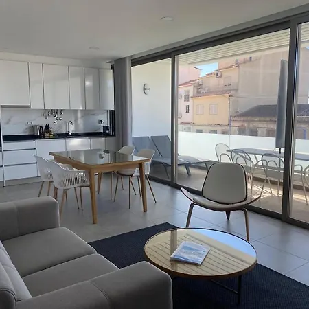 Concha Is A New * 5min Walk To The Apartment *