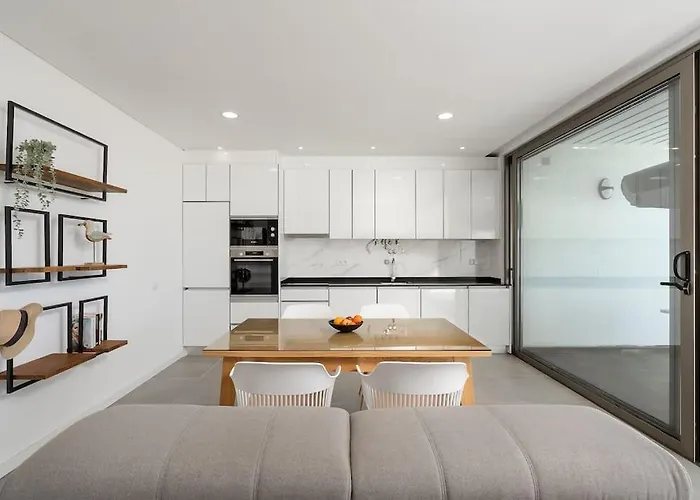 Concha Is A New * 5min Walk To The *